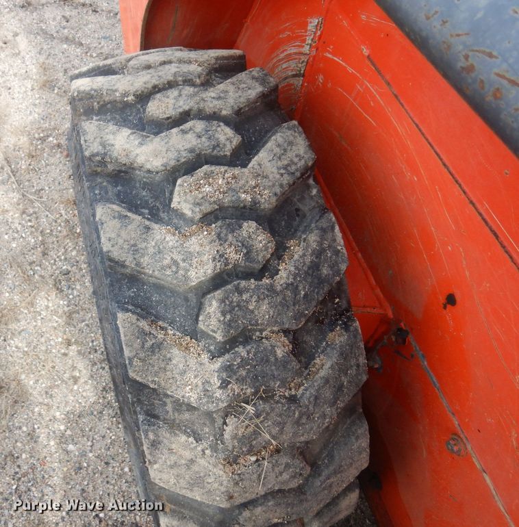 image for item DQ7320 2002 Thomas T153S  skid steer loader