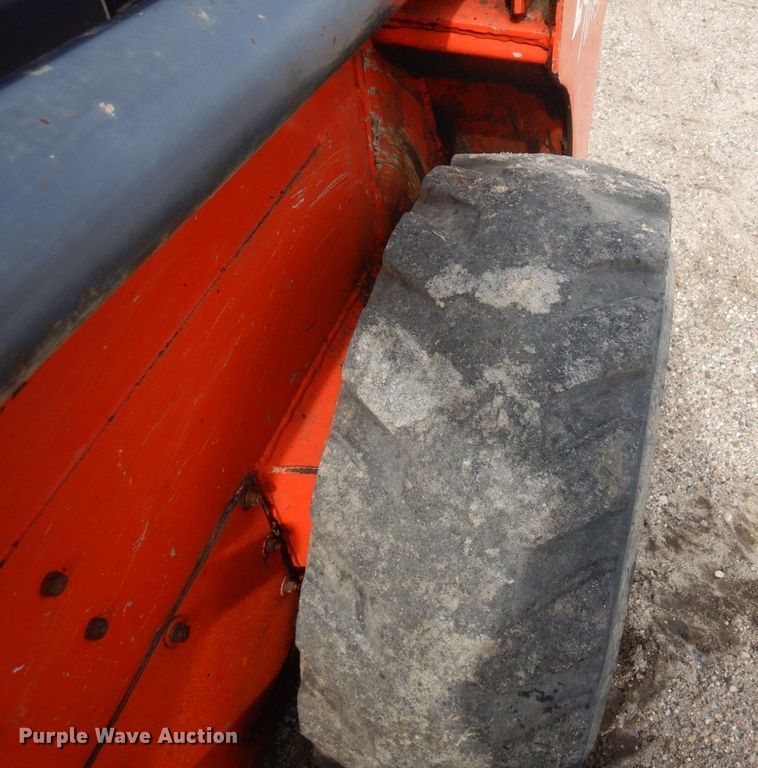 image for item DQ7320 2002 Thomas T153S  skid steer loader