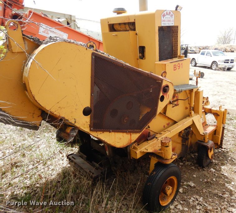 image for item DQ7321 CMI Clarco  windrower