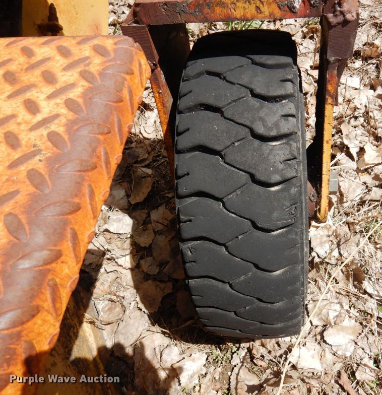 image for item DQ7321 CMI Clarco  windrower