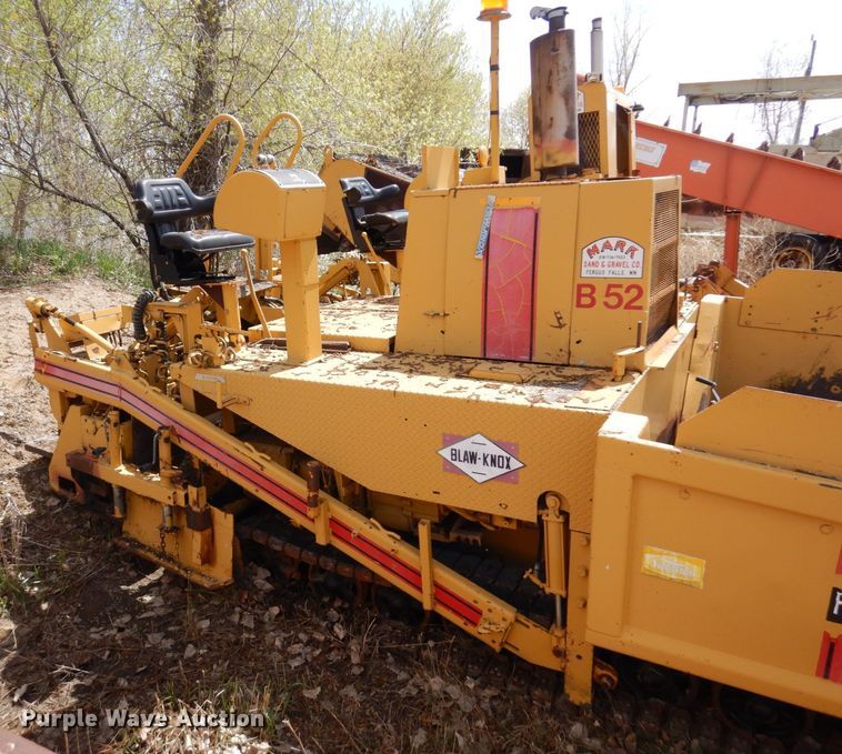 image for item DQ7322 1992 Blaw-Knox PF 400-A  paver