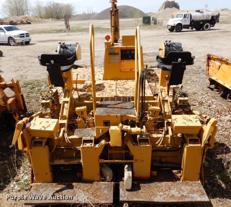 image for item DQ7322 1992 Blaw-Knox PF 400-A  paver