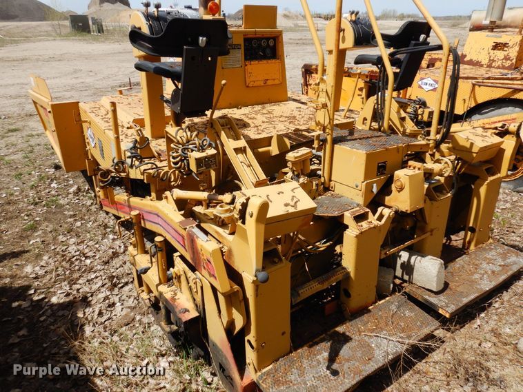 image for item DQ7322 1992 Blaw-Knox PF 400-A  paver