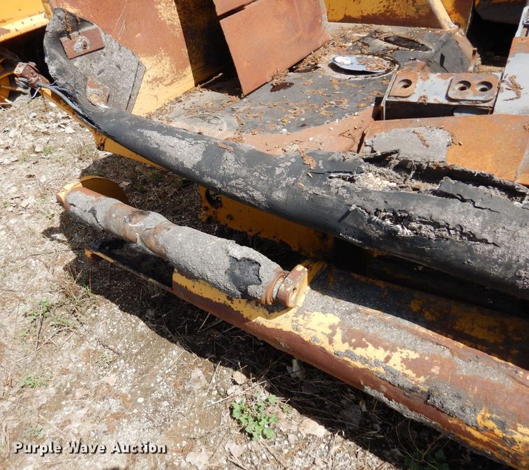 image for item DQ7322 1992 Blaw-Knox PF 400-A  paver