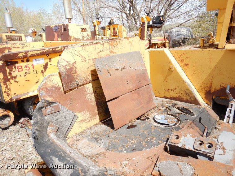 image for item DQ7322 1992 Blaw-Knox PF 400-A  paver