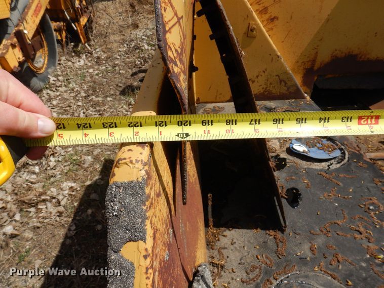 image for item DQ7322 1992 Blaw-Knox PF 400-A  paver