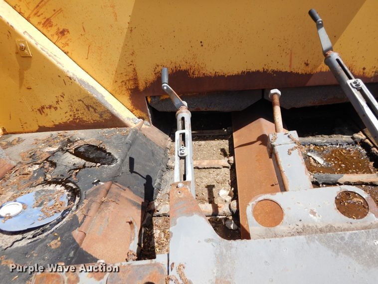 image for item DQ7322 1992 Blaw-Knox PF 400-A  paver