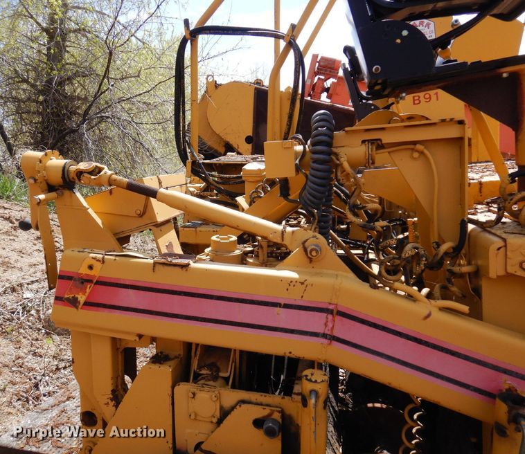 image for item DQ7322 1992 Blaw-Knox PF 400-A  paver