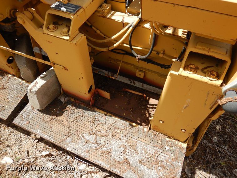 image for item DQ7322 1992 Blaw-Knox PF 400-A  paver