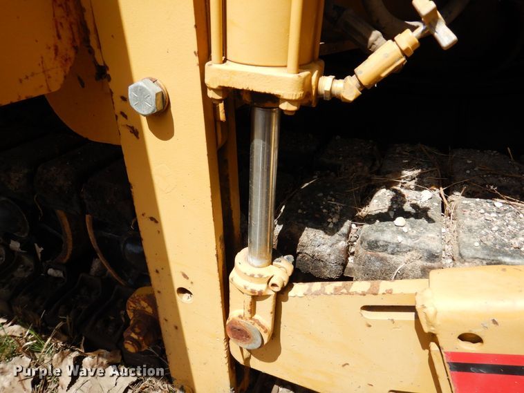 image for item DQ7322 1992 Blaw-Knox PF 400-A  paver