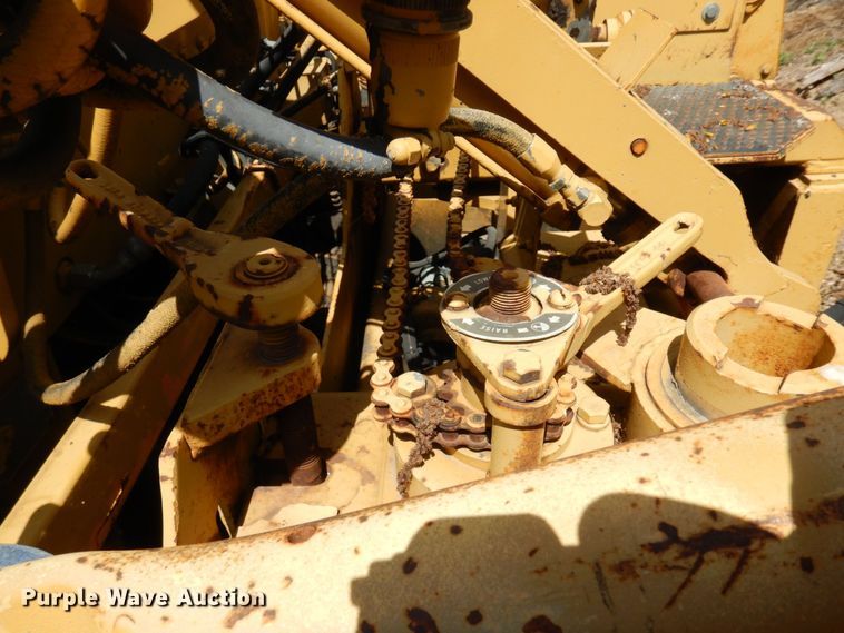 image for item DQ7322 1992 Blaw-Knox PF 400-A  paver