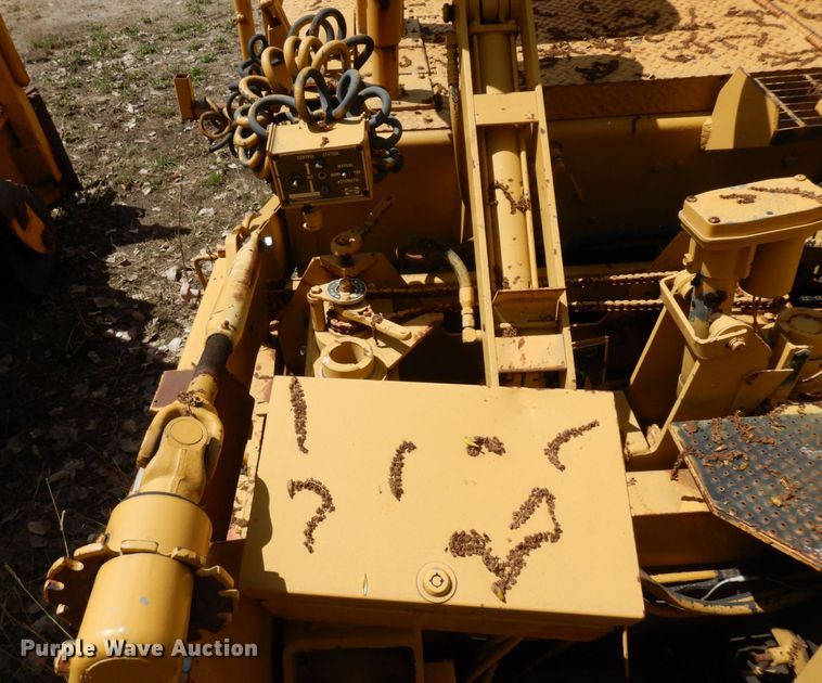 image for item DQ7322 1992 Blaw-Knox PF 400-A  paver