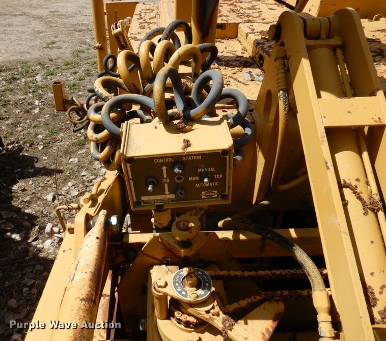 image for item DQ7322 1992 Blaw-Knox PF 400-A  paver