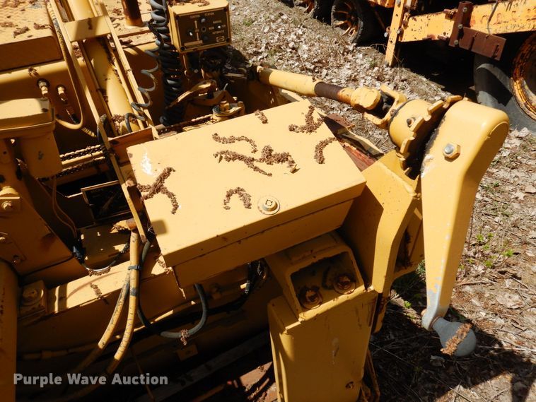 image for item DQ7322 1992 Blaw-Knox PF 400-A  paver