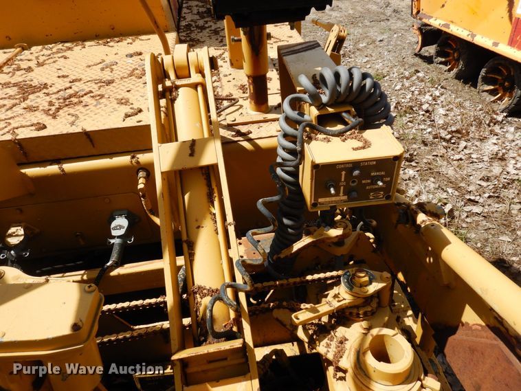 image for item DQ7322 1992 Blaw-Knox PF 400-A  paver