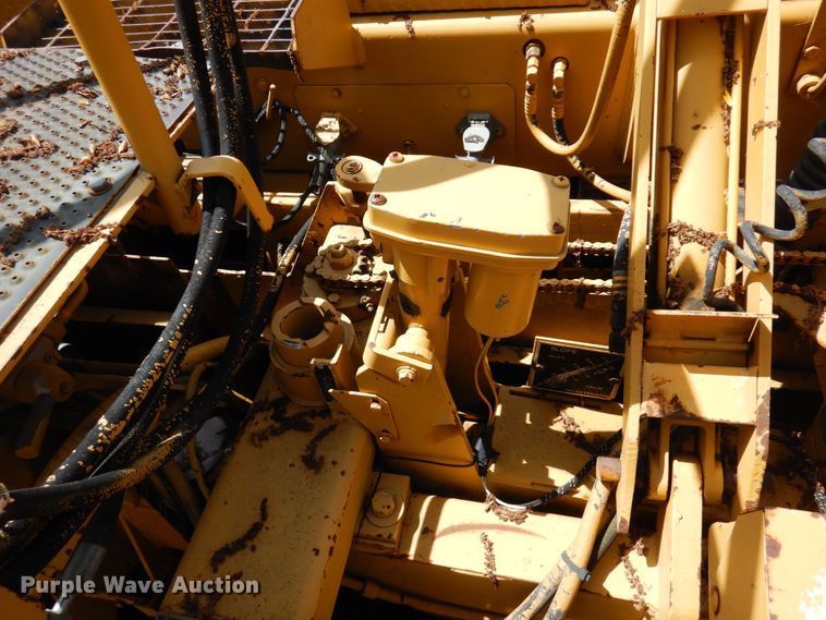 image for item DQ7322 1992 Blaw-Knox PF 400-A  paver