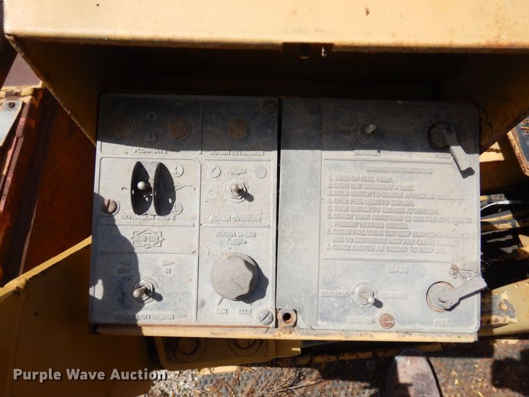 image for item DQ7322 1992 Blaw-Knox PF 400-A  paver