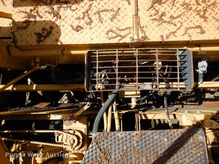 image for item DQ7322 1992 Blaw-Knox PF 400-A  paver