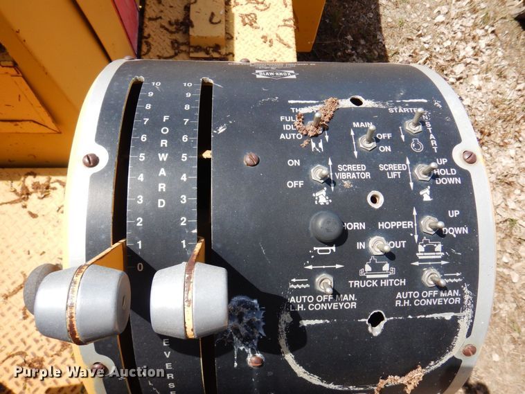 image for item DQ7322 1992 Blaw-Knox PF 400-A  paver