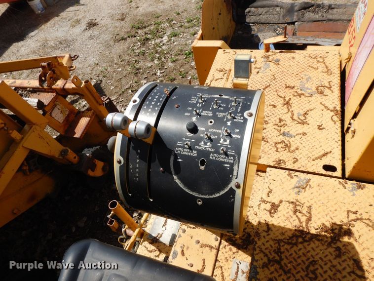 image for item DQ7322 1992 Blaw-Knox PF 400-A  paver