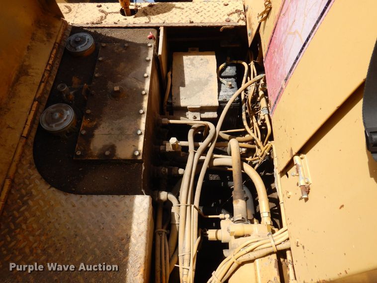 image for item DQ7322 1992 Blaw-Knox PF 400-A  paver