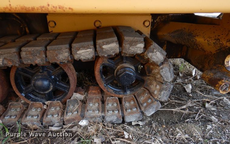 image for item DQ7322 1992 Blaw-Knox PF 400-A  paver