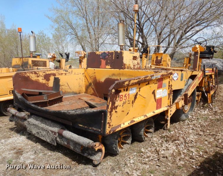 image for item DQ7323 1988 Blaw-Knox PF200  paver