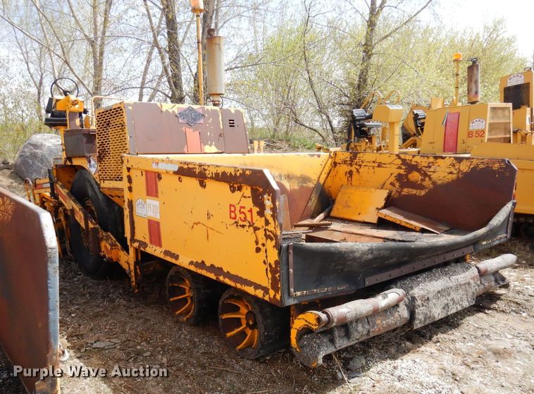 image for item DQ7323 1988 Blaw-Knox PF200  paver