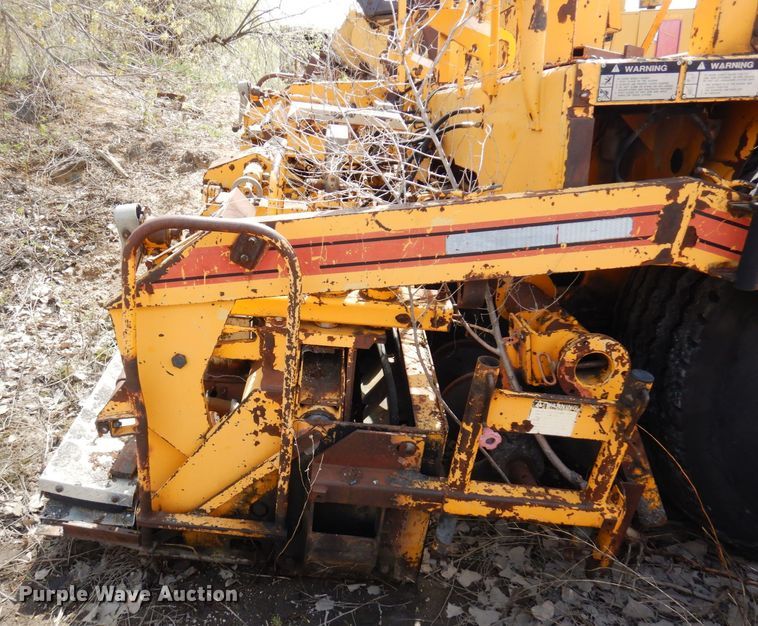 image for item DQ7323 1988 Blaw-Knox PF200  paver