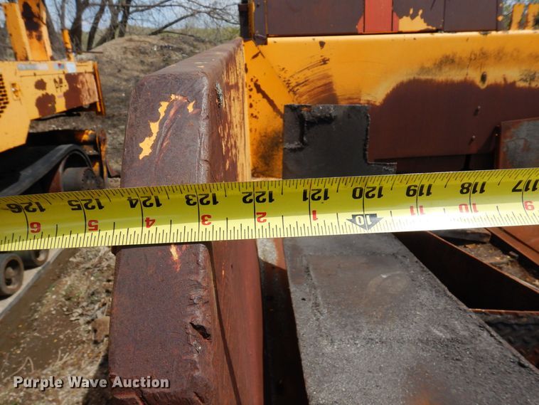 image for item DQ7323 1988 Blaw-Knox PF200  paver