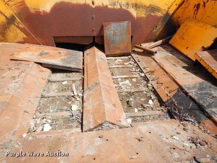 image for item DQ7323 1988 Blaw-Knox PF200  paver