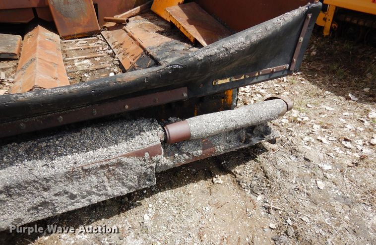 image for item DQ7323 1988 Blaw-Knox PF200  paver