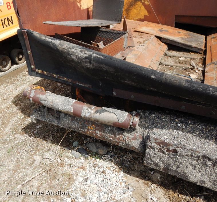 image for item DQ7323 1988 Blaw-Knox PF200  paver