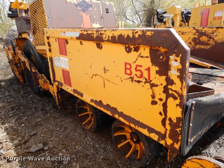 image for item DQ7323 1988 Blaw-Knox PF200  paver