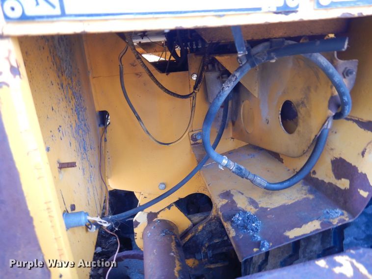 image for item DQ7323 1988 Blaw-Knox PF200  paver