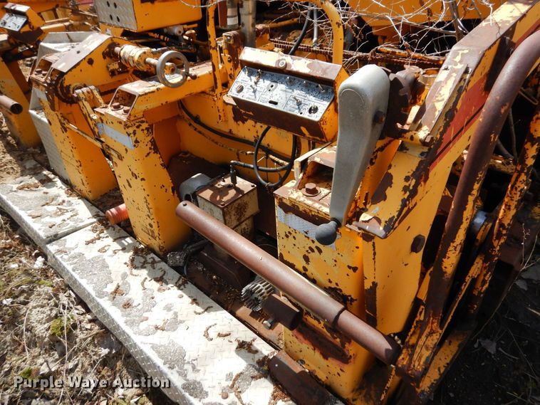 image for item DQ7323 1988 Blaw-Knox PF200  paver