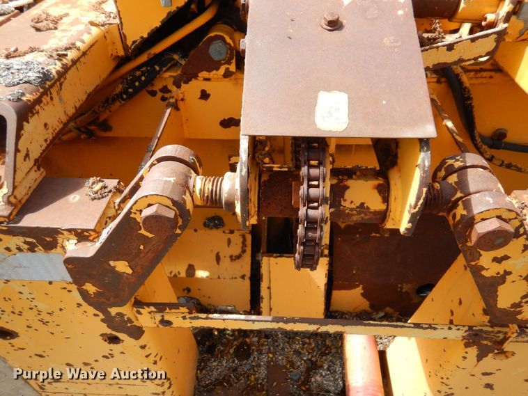 image for item DQ7323 1988 Blaw-Knox PF200  paver