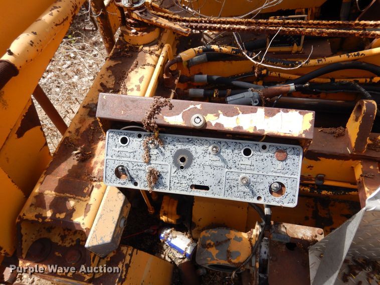 image for item DQ7323 1988 Blaw-Knox PF200  paver