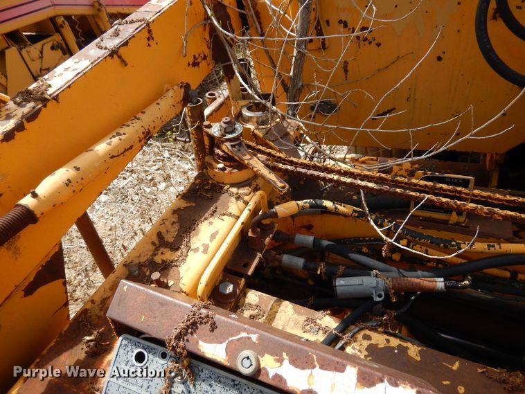 image for item DQ7323 1988 Blaw-Knox PF200  paver