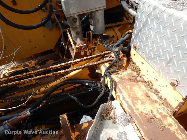 image for item DQ7323 1988 Blaw-Knox PF200  paver