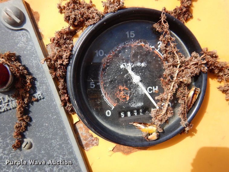 image for item DQ7323 1988 Blaw-Knox PF200  paver