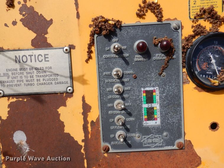 image for item DQ7323 1988 Blaw-Knox PF200  paver