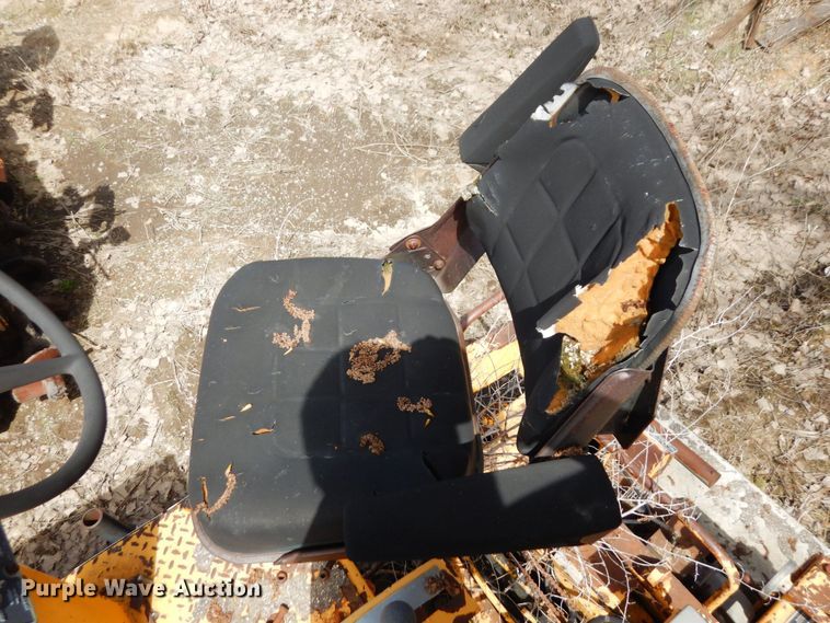 image for item DQ7323 1988 Blaw-Knox PF200  paver