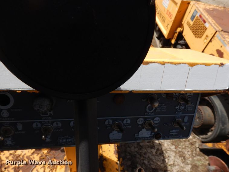 image for item DQ7323 1988 Blaw-Knox PF200  paver