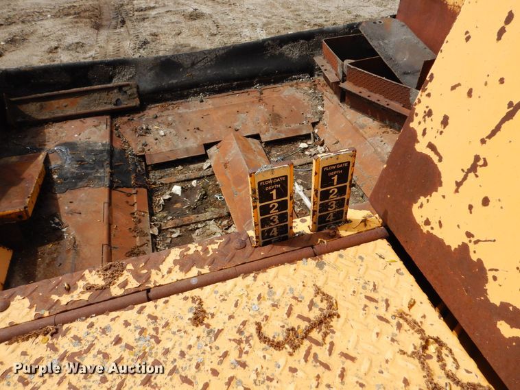 image for item DQ7323 1988 Blaw-Knox PF200  paver