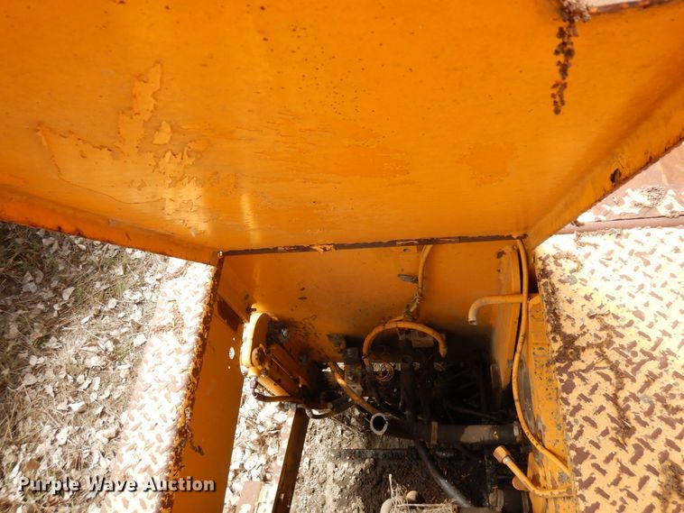 image for item DQ7323 1988 Blaw-Knox PF200  paver