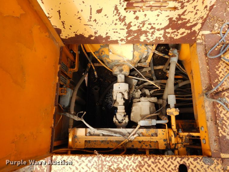 image for item DQ7323 1988 Blaw-Knox PF200  paver