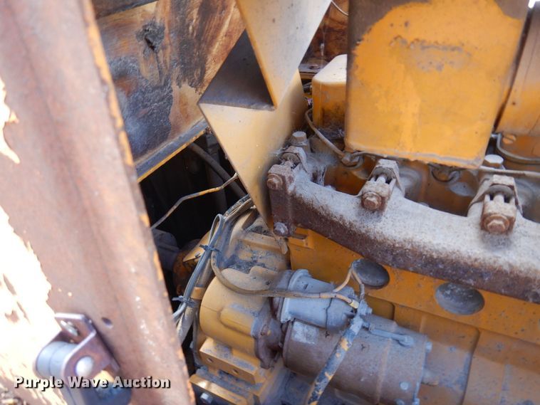 image for item DQ7323 1988 Blaw-Knox PF200  paver