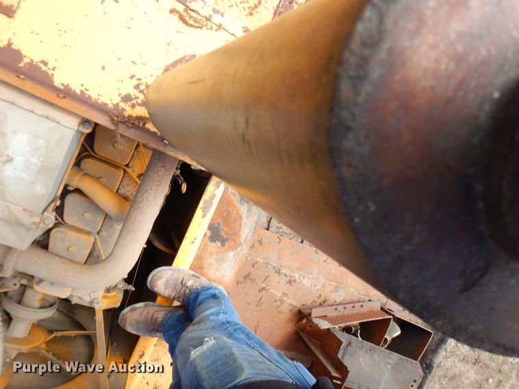 image for item DQ7323 1988 Blaw-Knox PF200  paver