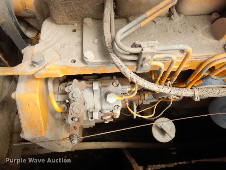 image for item DQ7323 1988 Blaw-Knox PF200  paver